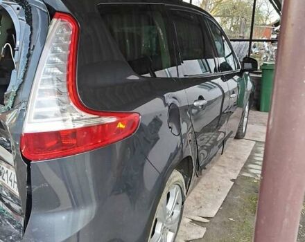 Черный Рено Megane Scenic, объемом двигателя 1.9 л и пробегом 247 тыс. км за 3200 $, фото 1 на Automoto.ua