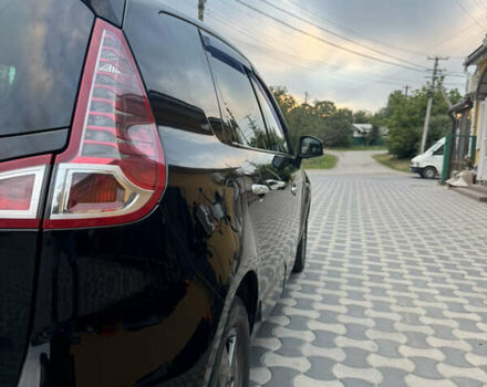 Черный Рено Megane Scenic, объемом двигателя 1.9 л и пробегом 237 тыс. км за 6300 $, фото 9 на Automoto.ua
