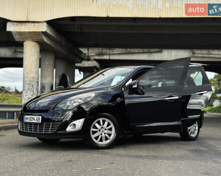 Чорний Рено Megane Scenic, об'ємом двигуна 1.6 л та пробігом 244 тис. км за 8500 $, фото 1 на Automoto.ua