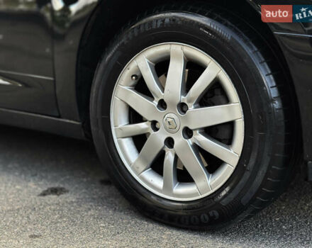 Чорний Рено Megane Scenic, об'ємом двигуна 1.6 л та пробігом 244 тис. км за 8500 $, фото 9 на Automoto.ua