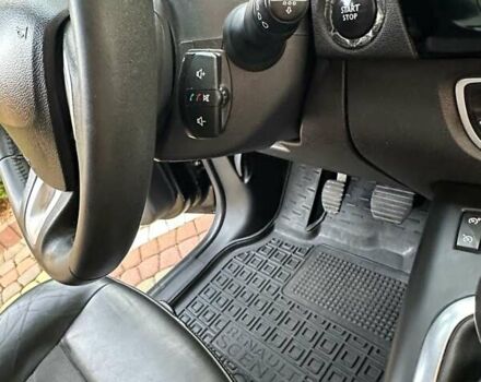 Черный Рено Megane Scenic, объемом двигателя 1.4 л и пробегом 226 тыс. км за 8200 $, фото 18 на Automoto.ua