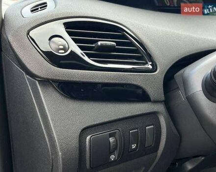 Чорний Рено Megane Scenic, об'ємом двигуна 1.5 л та пробігом 198 тис. км за 12980 $, фото 46 на Automoto.ua