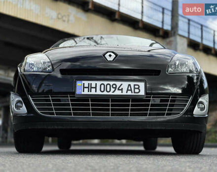 Черный Рено Megane Scenic, объемом двигателя 1.6 л и пробегом 244 тыс. км за 8500 $, фото 1 на Automoto.ua