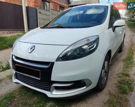 Черный Рено Megane Scenic, объемом двигателя 1.6 л и пробегом 209 тыс. км за 8550 $, фото 1 на Automoto.ua