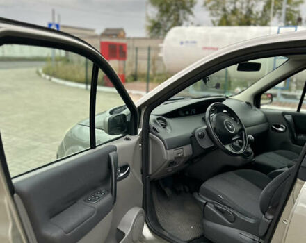 Коричневый Рено Megane Scenic, объемом двигателя 1.6 л и пробегом 160 тыс. км за 5600 $, фото 2 на Automoto.ua