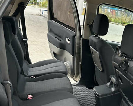 Коричневый Рено Megane Scenic, объемом двигателя 1.6 л и пробегом 160 тыс. км за 5600 $, фото 6 на Automoto.ua