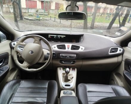 Коричневый Рено Megane Scenic, объемом двигателя 1.9 л и пробегом 349 тыс. км за 6000 $, фото 1 на Automoto.ua