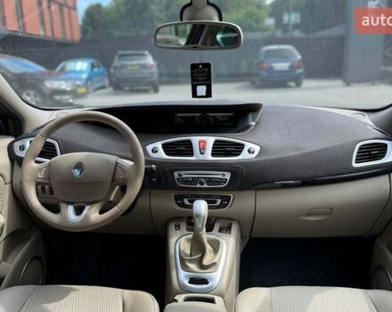 Коричневый Рено Megane Scenic, объемом двигателя 2 л и пробегом 268 тыс. км за 7800 $, фото 11 на Automoto.ua