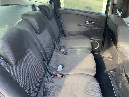 Рено Megane Scenic 2009 в Харькове на Automoto.ua Коричневый Рено Megane Scenic, объемом двигателя 1.4 л и пробегом 0 тыс. км за 7100 $, фото 1 на Automoto.ua