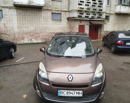 Коричневый Рено Megane Scenic, объемом двигателя 1.9 л и пробегом 349 тыс. км за 6000 $, фото 1 на Automoto.ua