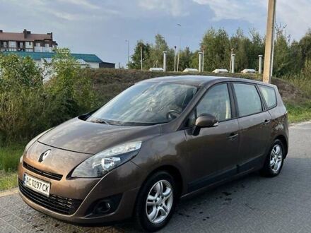 Рено Megane Scenic 2009 в Луцке на Automoto.ua Коричневый Рено Megane Scenic, объемом двигателя 1.9 л и пробегом 290 тыс. км за 6500 $, фото 1 на Automoto.ua