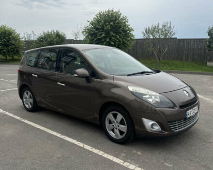 Коричневый Рено Megane Scenic, объемом двигателя 1.5 л и пробегом 217 тыс. км за 8400 $, фото 1 на Automoto.ua