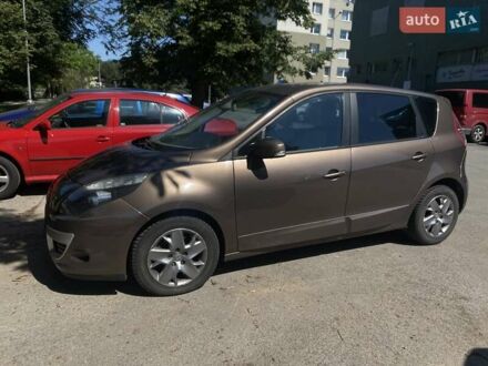 Рено Megane Scenic 2011 в Ужгороде на Automoto.ua Коричневый Рено Megane Scenic, объемом двигателя 1.5 л и пробегом 230 тыс. км за 6800 $, фото 1 на Automoto.ua