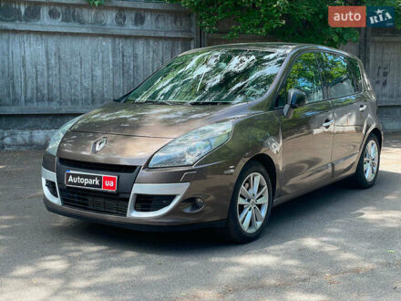 Рено Megane Scenic 2011 в Киеве на Automoto.ua Коричневый Рено Megane Scenic, объемом двигателя 1.9 л и пробегом 303 тыс. км за 7290 $, фото 1 на Automoto.ua