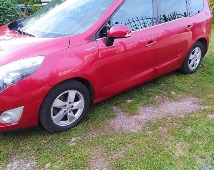 Красный Рено Megane Scenic, объемом двигателя 1.5 л и пробегом 209 тыс. км за 6800 $, фото 2 на Automoto.ua