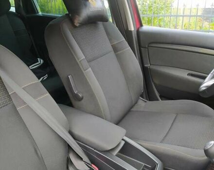 Красный Рено Megane Scenic, объемом двигателя 1.5 л и пробегом 209 тыс. км за 6800 $, фото 1 на Automoto.ua