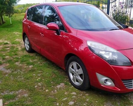 Красный Рено Megane Scenic, объемом двигателя 1.5 л и пробегом 209 тыс. км за 6800 $, фото 24 на Automoto.ua