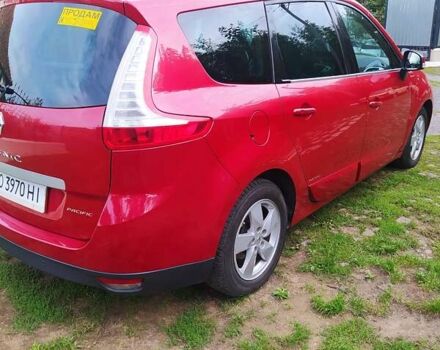 Красный Рено Megane Scenic, объемом двигателя 1.5 л и пробегом 209 тыс. км за 6800 $, фото 23 на Automoto.ua