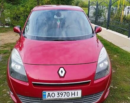Красный Рено Megane Scenic, объемом двигателя 1.5 л и пробегом 209 тыс. км за 6800 $, фото 4 на Automoto.ua