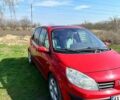 Красный Рено Megane Scenic, объемом двигателя 2 л и пробегом 163 тыс. км за 5450 $, фото 1 на Automoto.ua