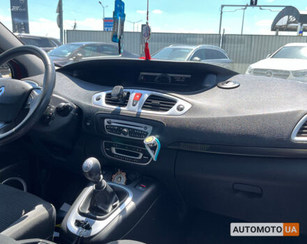 Червоний Рено Megane Scenic, об'ємом двигуна 1.5 л та пробігом 223 тис. км за 7200 $, фото 17 на Automoto.ua