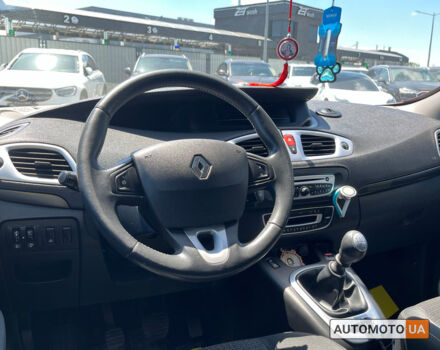 Червоний Рено Megane Scenic, об'ємом двигуна 1.5 л та пробігом 223 тис. км за 7200 $, фото 9 на Automoto.ua