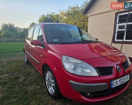 Красный Рено Megane Scenic, объемом двигателя 2 л и пробегом 200 тыс. км за 6100 $, фото 1 на Automoto.ua