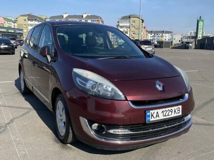 Рено Megane Scenic 2012 в Киеве на Automoto.ua Красный Рено Megane Scenic, объемом двигателя 1.6 л и пробегом 249 тыс. км за 7999 $, фото 1 на Automoto.ua