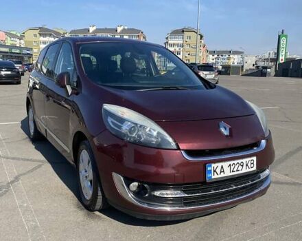 Красный Рено Megane Scenic, объемом двигателя 1.6 л и пробегом 249 тыс. км за 7999 $, фото 1 на Automoto.ua