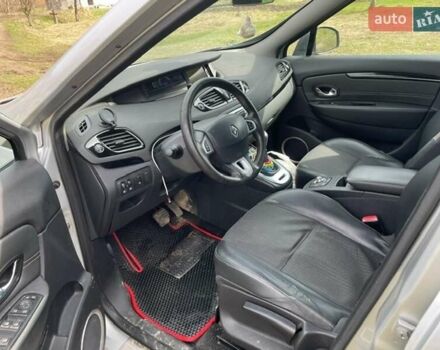 Рено Megane Scenic, объемом двигателя 1.5 л и пробегом 310 тыс. км за 8000 $, фото 8 на Automoto.ua