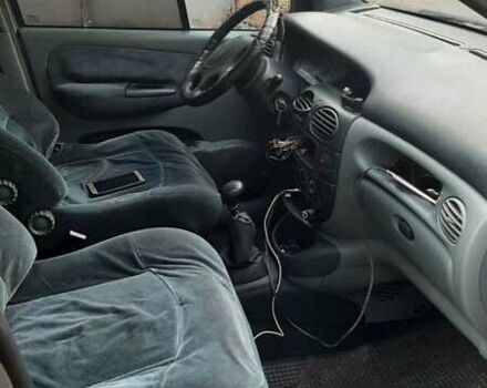 Серый Рено Megane Scenic, объемом двигателя 1.6 л и пробегом 215 тыс. км за 1500 $, фото 1 на Automoto.ua