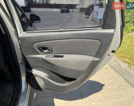 Серый Рено Megane Scenic, объемом двигателя 1.46 л и пробегом 350 тыс. км за 7000 $, фото 12 на Automoto.ua