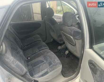 Серый Рено Megane Scenic, объемом двигателя 1.6 л и пробегом 320 тыс. км за 3100 $, фото 6 на Automoto.ua