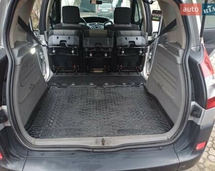 Сірий Рено Megane Scenic, об'ємом двигуна 1.6 л та пробігом 305 тис. км за 4300 $, фото 11 на Automoto.ua