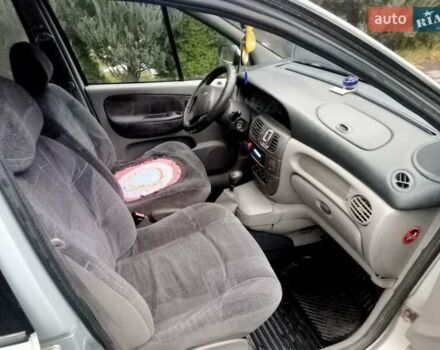 Серый Рено Megane Scenic, объемом двигателя 1.9 л и пробегом 363 тыс. км за 2650 $, фото 5 на Automoto.ua