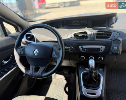 Серый Рено Megane Scenic, объемом двигателя 1.46 л и пробегом 350 тыс. км за 7000 $, фото 19 на Automoto.ua