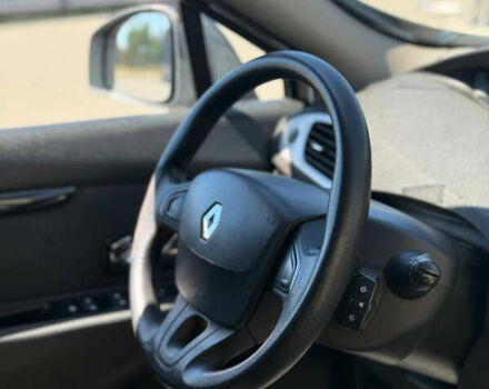 Серый Рено Megane Scenic, объемом двигателя 1.46 л и пробегом 350 тыс. км за 7000 $, фото 16 на Automoto.ua