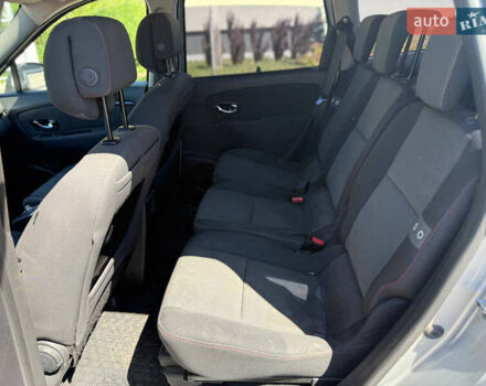 Серый Рено Megane Scenic, объемом двигателя 1.46 л и пробегом 350 тыс. км за 7000 $, фото 20 на Automoto.ua