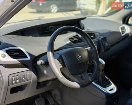Серый Рено Megane Scenic, объемом двигателя 1.46 л и пробегом 350 тыс. км за 7000 $, фото 10 на Automoto.ua