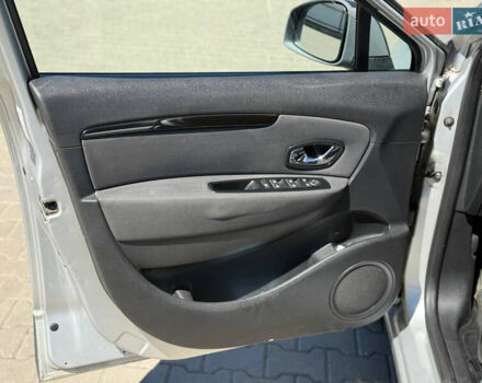 Серый Рено Megane Scenic, объемом двигателя 1.46 л и пробегом 350 тыс. км за 7000 $, фото 9 на Automoto.ua