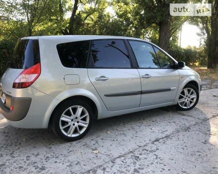 Серый Рено Megane Scenic, объемом двигателя 2 л и пробегом 262 тыс. км за 5200 $, фото 2 на Automoto.ua
