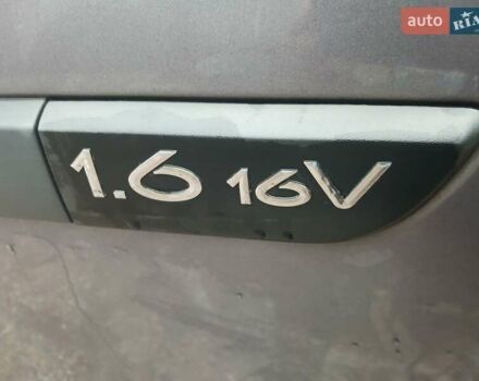 Сірий Рено Megane Scenic, об'ємом двигуна 1.6 л та пробігом 178 тис. км за 4700 $, фото 91 на Automoto.ua