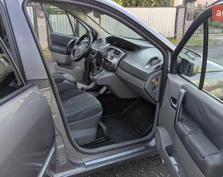Серый Рено Megane Scenic, объемом двигателя 1.5 л и пробегом 229 тыс. км за 4300 $, фото 9 на Automoto.ua