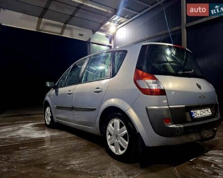 Серый Рено Megane Scenic, объемом двигателя 2 л и пробегом 227 тыс. км за 5250 $, фото 2 на Automoto.ua