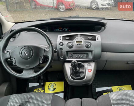 Сірий Рено Megane Scenic, об'ємом двигуна 2 л та пробігом 95 тис. км за 4650 $, фото 16 на Automoto.ua