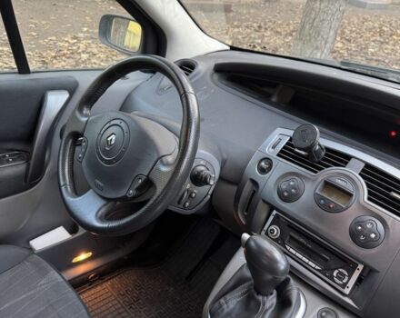 Сірий Рено Megane Scenic, об'ємом двигуна 1.6 л та пробігом 250 тис. км за 3900 $, фото 4 на Automoto.ua