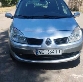 Серый Рено Megane Scenic, объемом двигателя 1.9 л и пробегом 236 тыс. км за 4900 $, фото 9 на Automoto.ua
