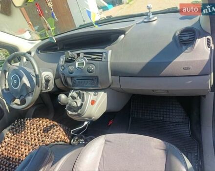Серый Рено Megane Scenic, объемом двигателя 1.9 л и пробегом 315 тыс. км за 4999 $, фото 7 на Automoto.ua