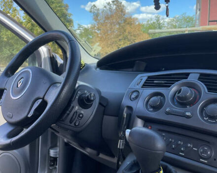 Сірий Рено Megane Scenic, об'ємом двигуна 1.6 л та пробігом 171 тис. км за 6000 $, фото 10 на Automoto.ua