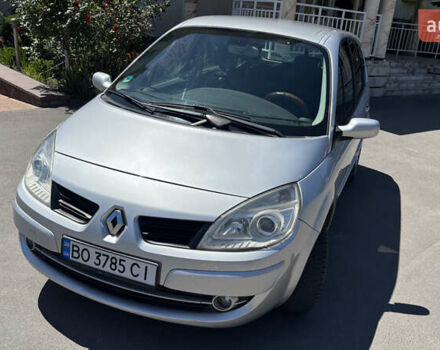 Серый Рено Megane Scenic, объемом двигателя 2 л и пробегом 209 тыс. км за 5999 $, фото 1 на Automoto.ua